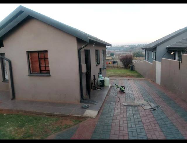 2 BEDROOM HOUSE FOR SALE IN GROBLERPARK